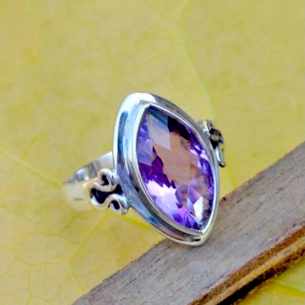 Genuine amethyst in .925 sterling silver setting